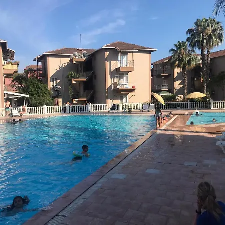 Palm City Μπέλεκ